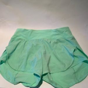 LULU LEMON SHORTS - SIZE 4